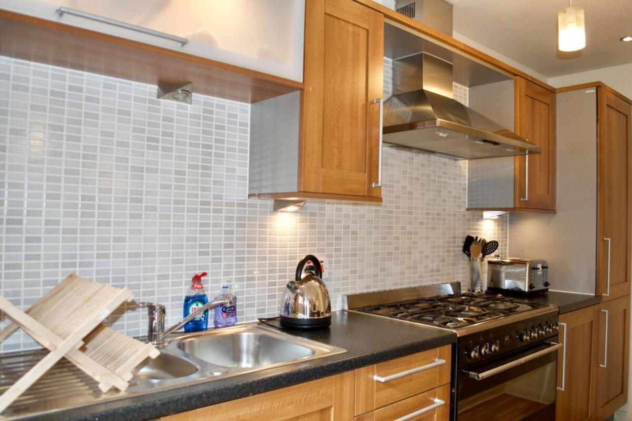 Modern 2 Bedroom City Centre Flat Edinburgh Buitenkant foto