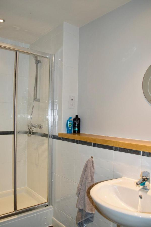 Modern 2 Bedroom City Centre Flat Edinburgh Buitenkant foto
