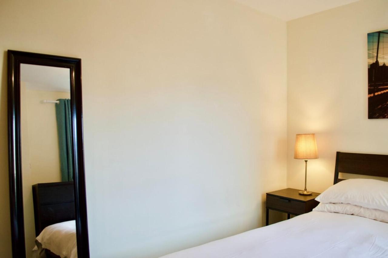 Modern 2 Bedroom City Centre Flat Edinburgh Buitenkant foto