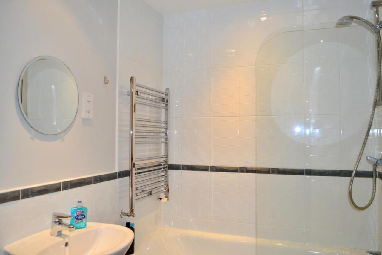 Modern 2 Bedroom City Centre Flat Edinburgh Buitenkant foto